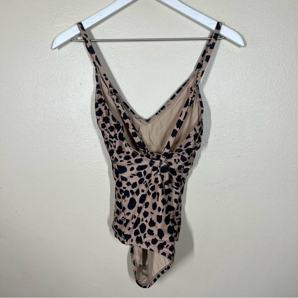 ModCloth The Peggy One-Piece Animal Print Vneck Swimsuit Size Medium Adjustable - Picture 8 of 11